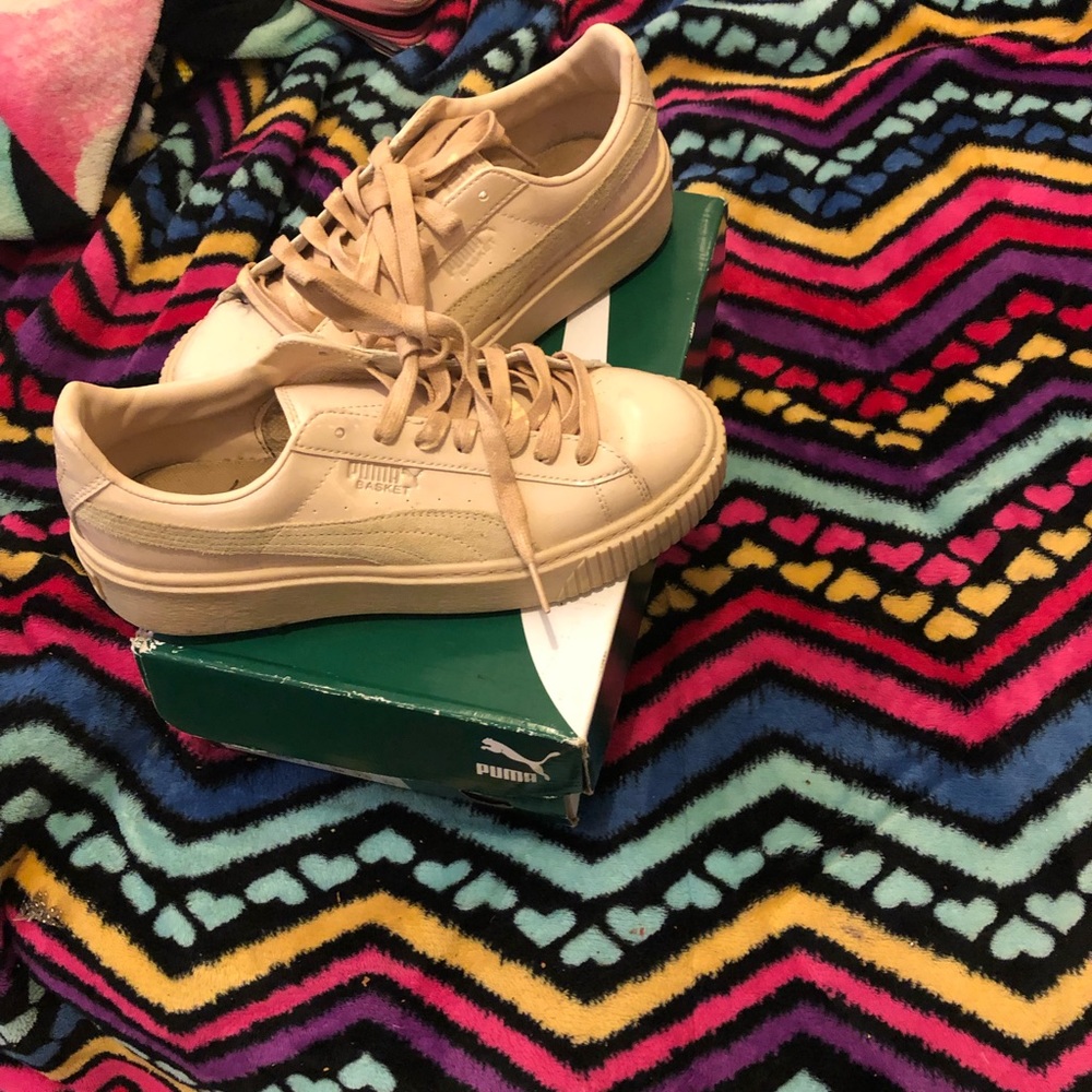 Pumas size 7 1/2